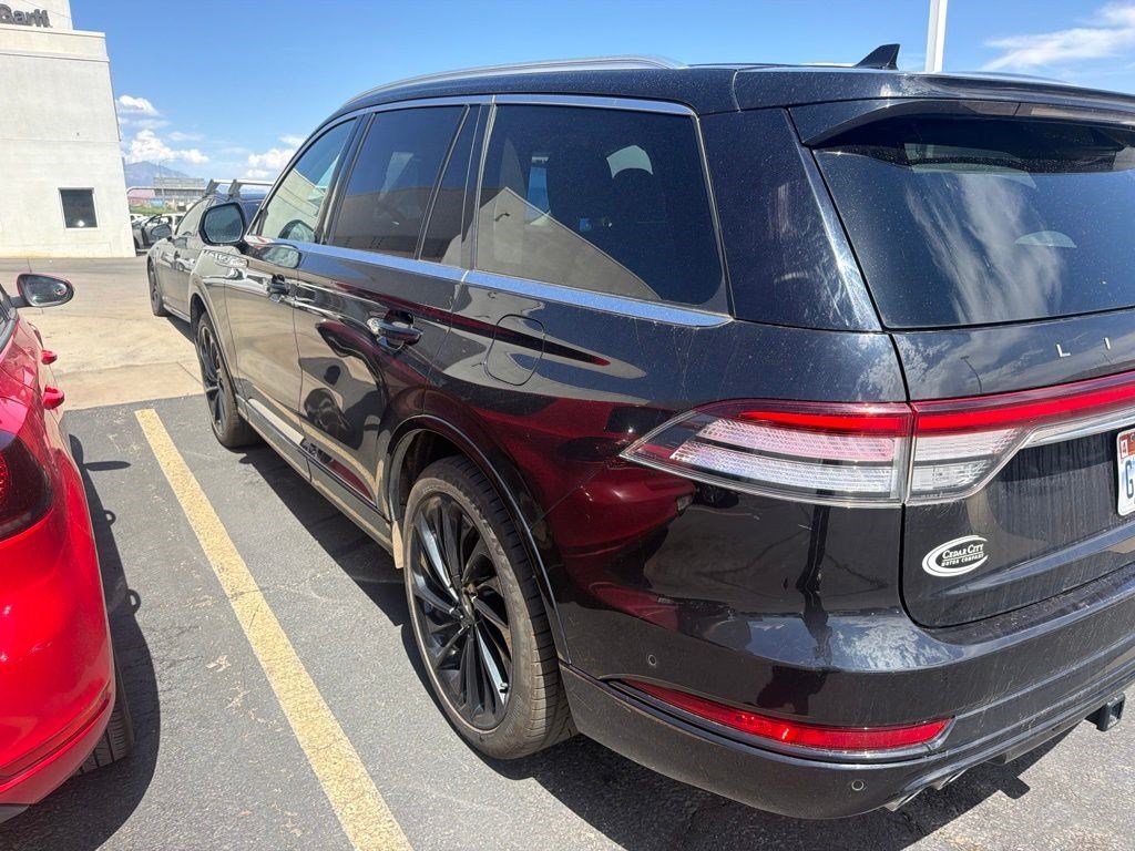 Used 2021 Black Lincoln Reserve image 2