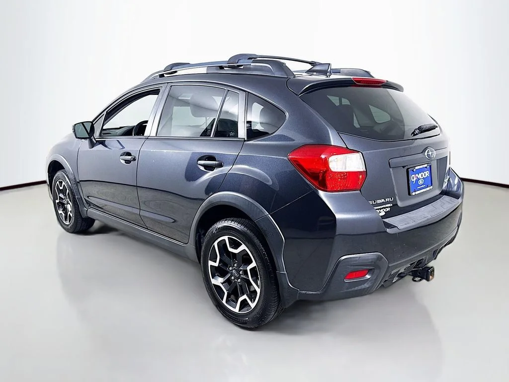 Used 2017 Dark Gray Metallic Subaru Limited image 5