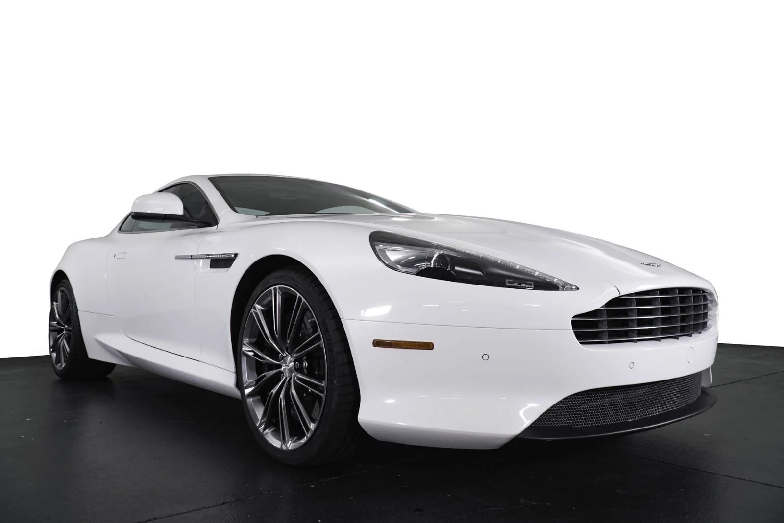 Used 2015 White Aston Martin  image 12