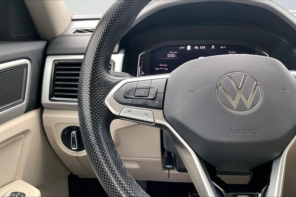 Certified Used 2023  Volkswagen 3.6L V6 SEL R-Line image 8