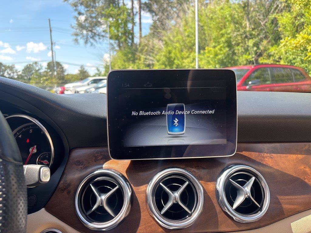 Used 2019 Black Mercedes-Benz GLA 250 image 9