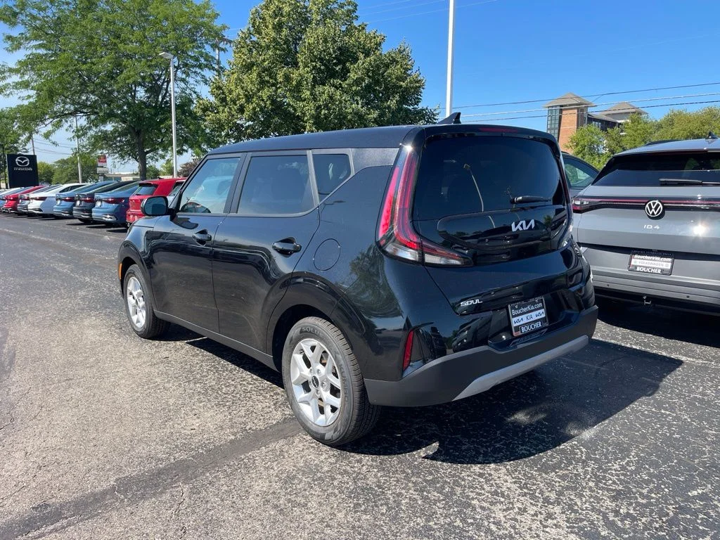 Used 2023 Kia Soul LX with VIN KNDJ23AU1P7871508 for sale in Racine, WI
