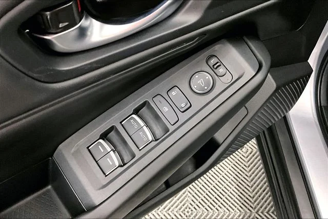 2025 Honda Accord SE - Photo 38
