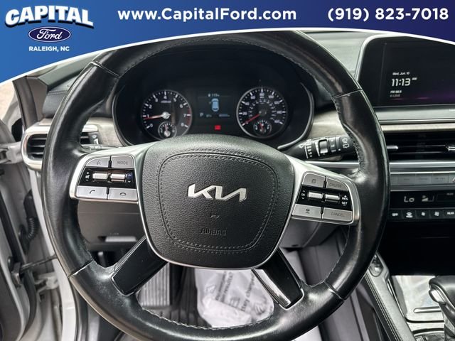 Used 2022 Gray Kia EX image 25
