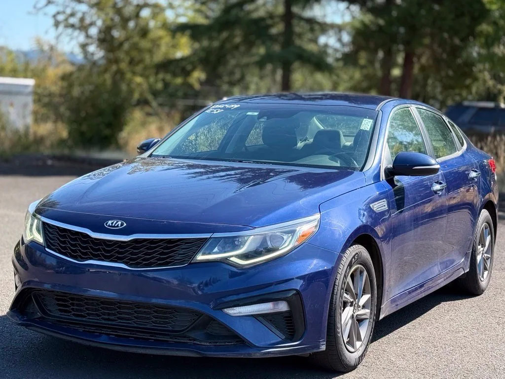 Used 2020 Horizon Blue Kia LX image 1