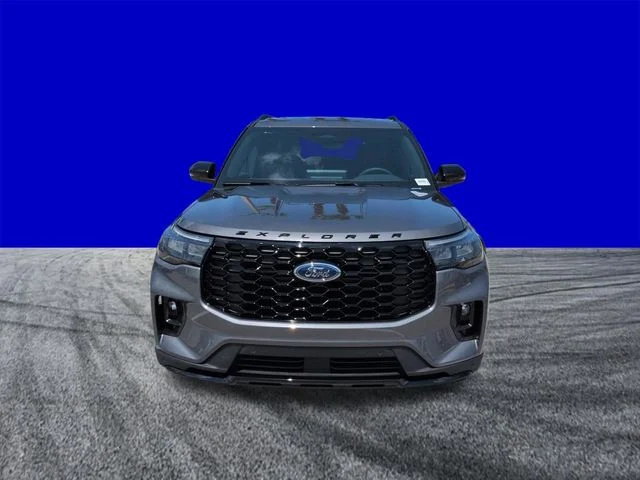 New 2026 Carbonized Gray Metallic Ford ST-Line image 9