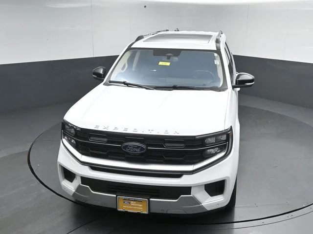 Certified Used 2025 Oxford White Ford Platinum image 44