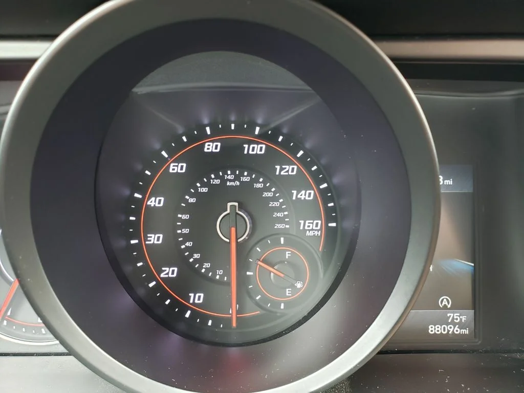 Used 2023 Silver Hyundai SE image 8