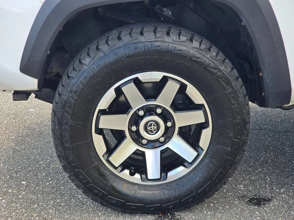 2020 Toyota Tacoma TRD Off Road - Photo 10