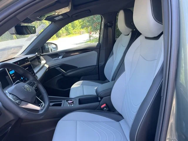New 2026 Green Volkswagen 2.0T SE R-Line Black image 8