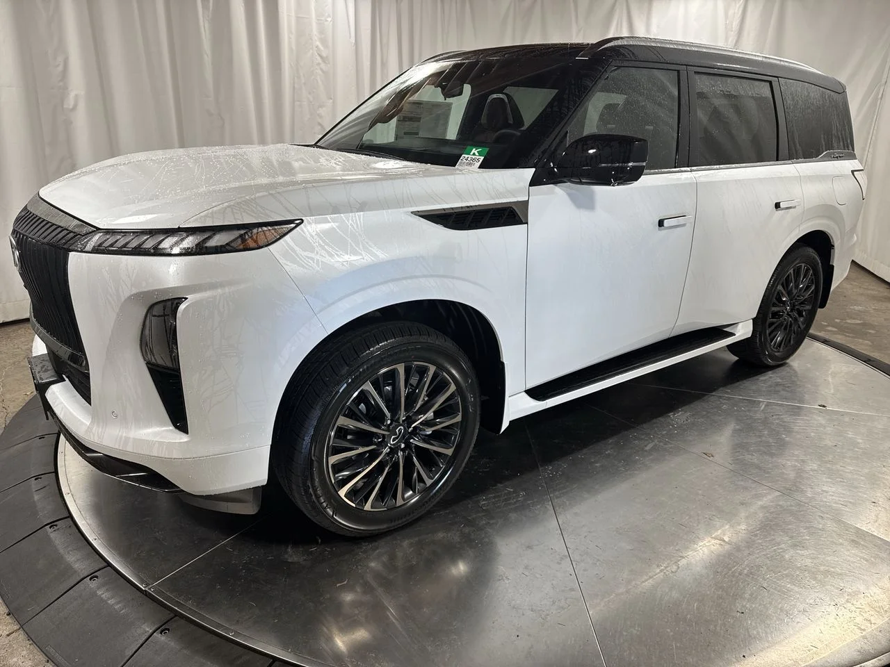 2026 INFINITI QX80 Autograph 4WD's photo