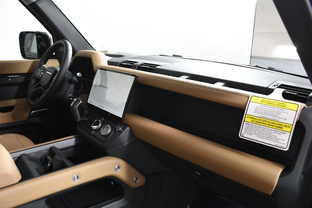 New 2026 Santorini Blk Land Rover S image 19