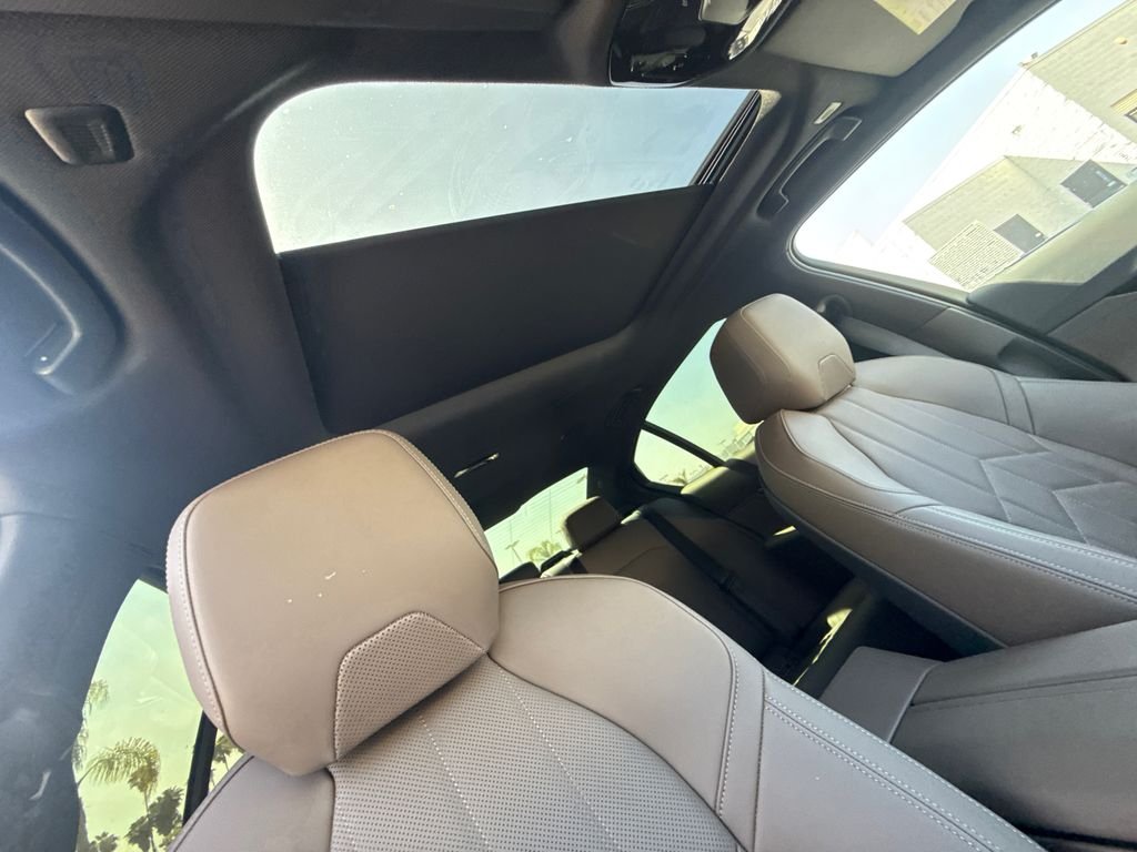 Used 2026 Alpine White BMW 530i image 14