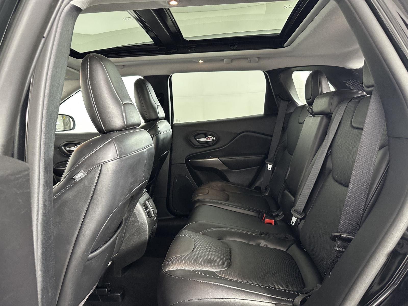 Used 2021 Diamond Black Crystal Pearlcoat Jeep Limited image 20