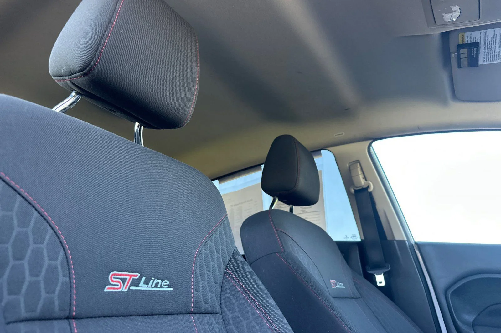 Used 2019 Oxford White Ford ST image 14