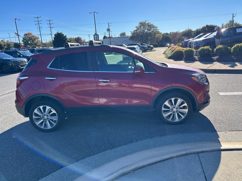 Used 2018 Red Buick Preferred image 2