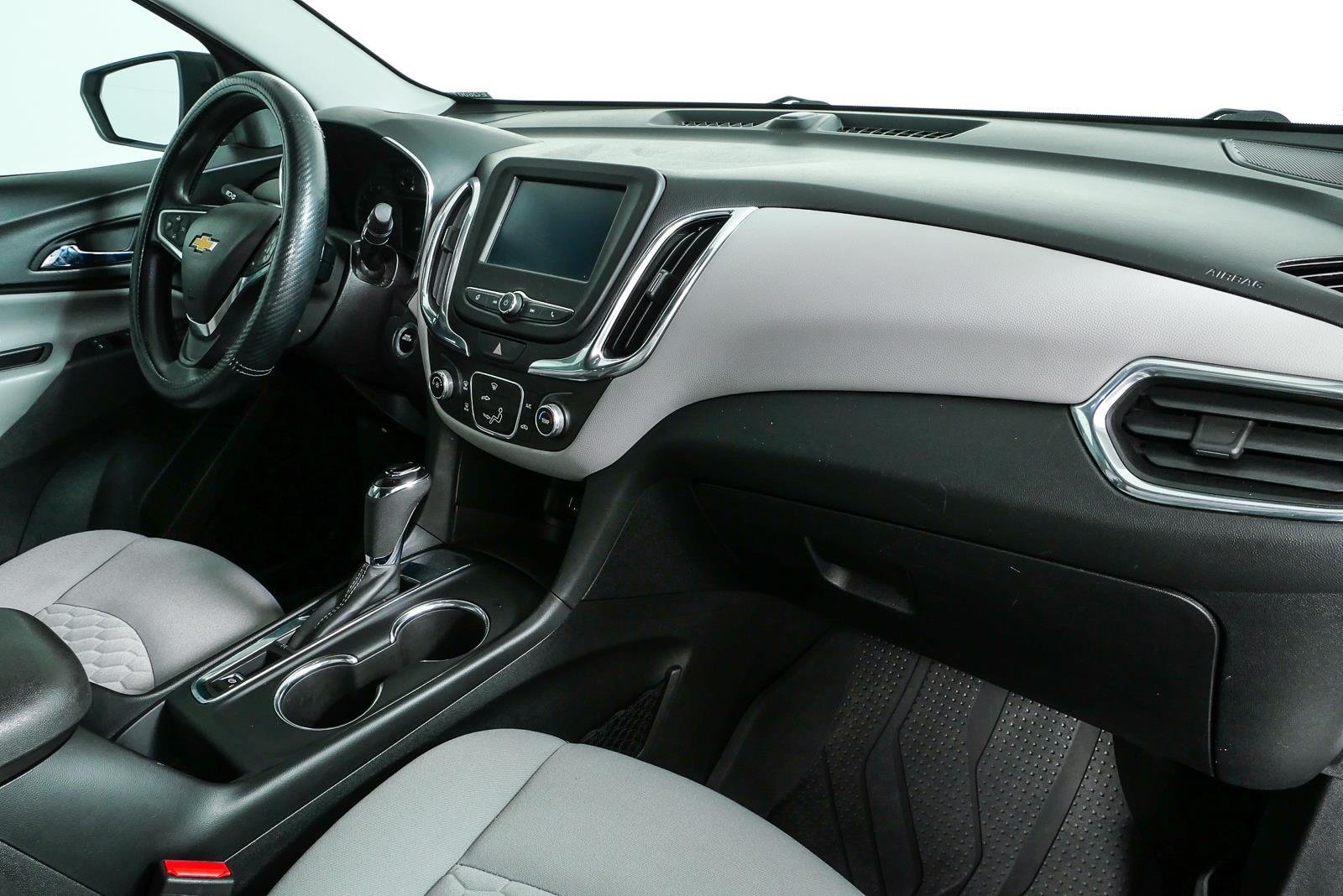 Used 2018 SUMMIT WHITE Chevrolet LS image 21