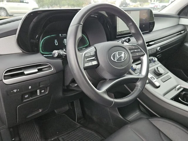 Used 2025 Hyper White Hyundai SEL image 25