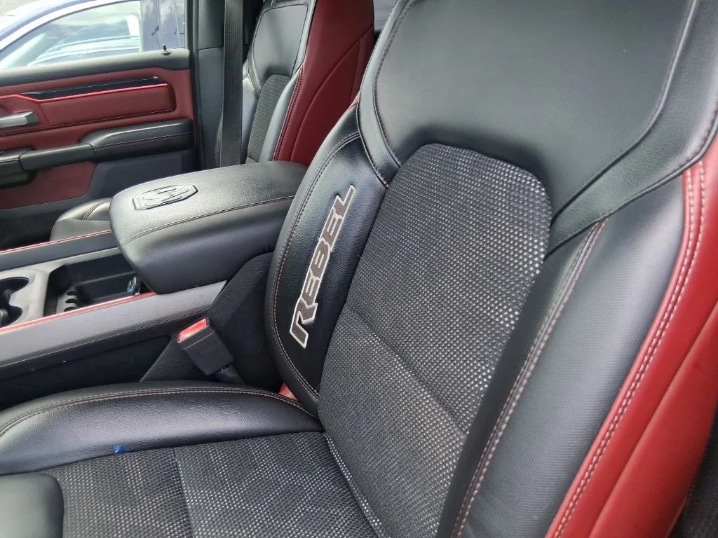 Used 2019 Gray Nissan S image 27