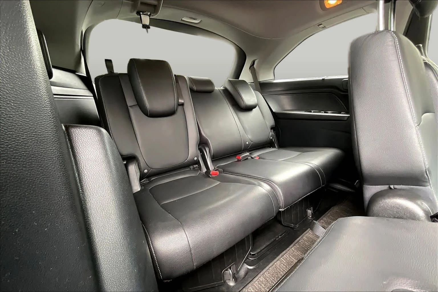 Used 2023 Crystal Black Pearl Honda Touring image 27