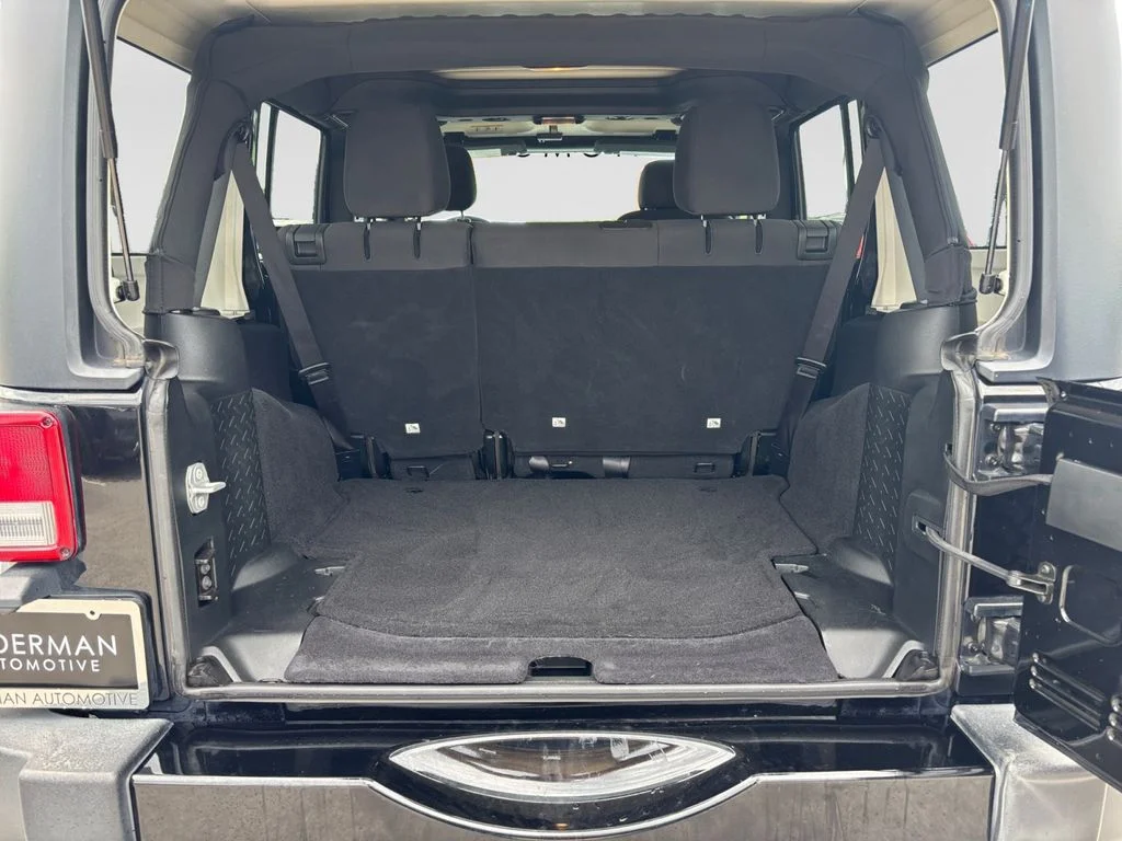 Used 2018 Black Jeep Unlimited Sport image 19