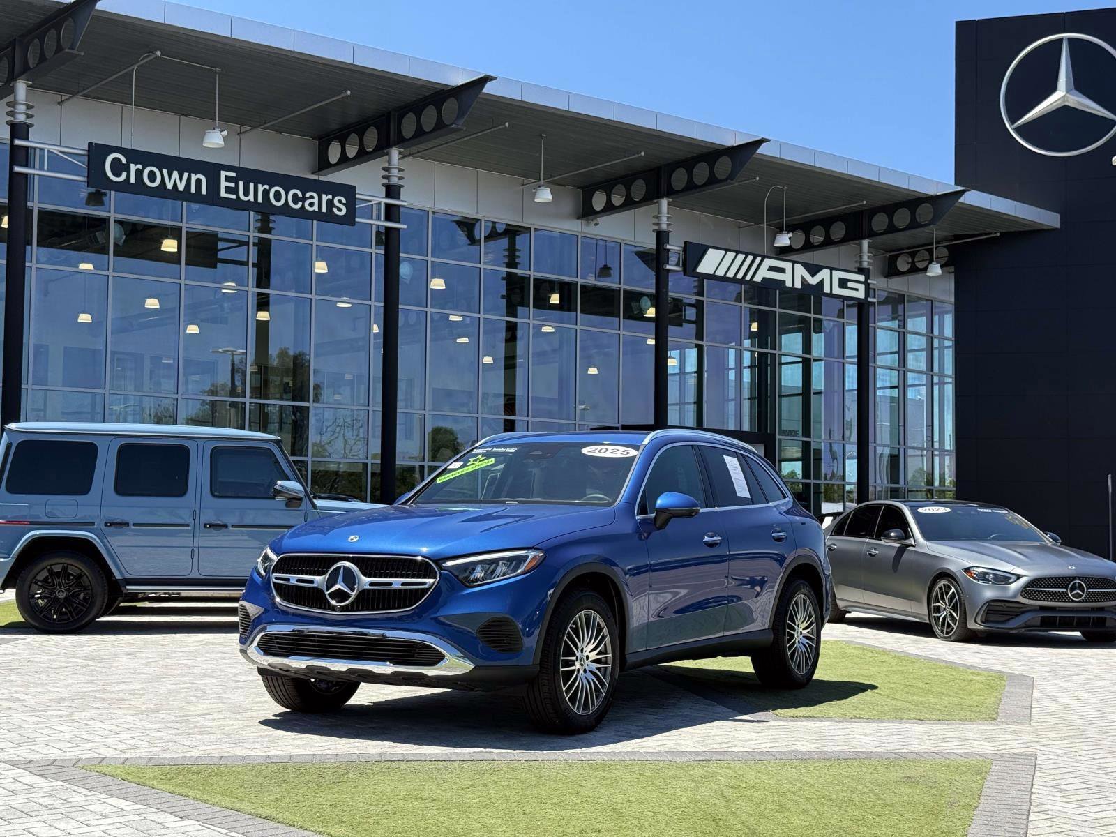 Used 2025 Blue Metallic Mercedes-Benz 300 image 1