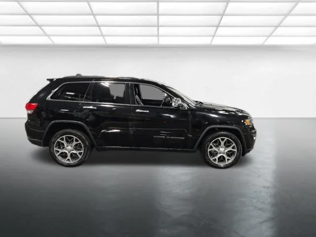 Used 2019 Black Jeep Limited image 3