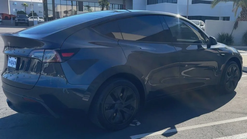 Used 2024  Tesla  image 2