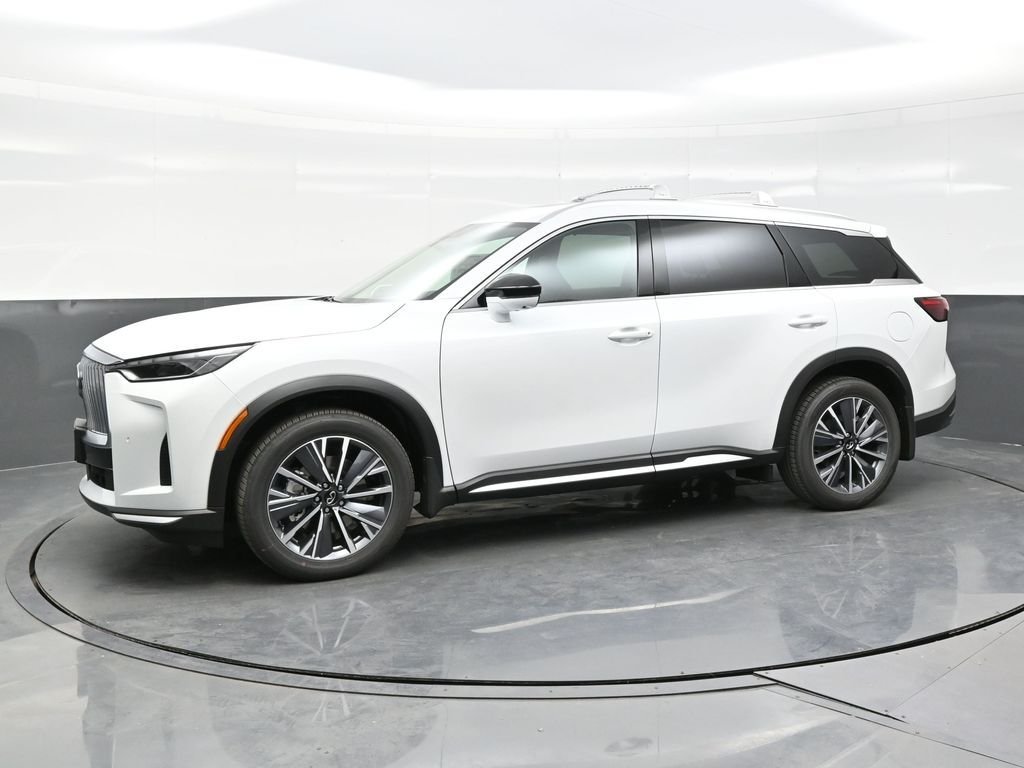 Used 2026 White INFINITI LUXE image 3