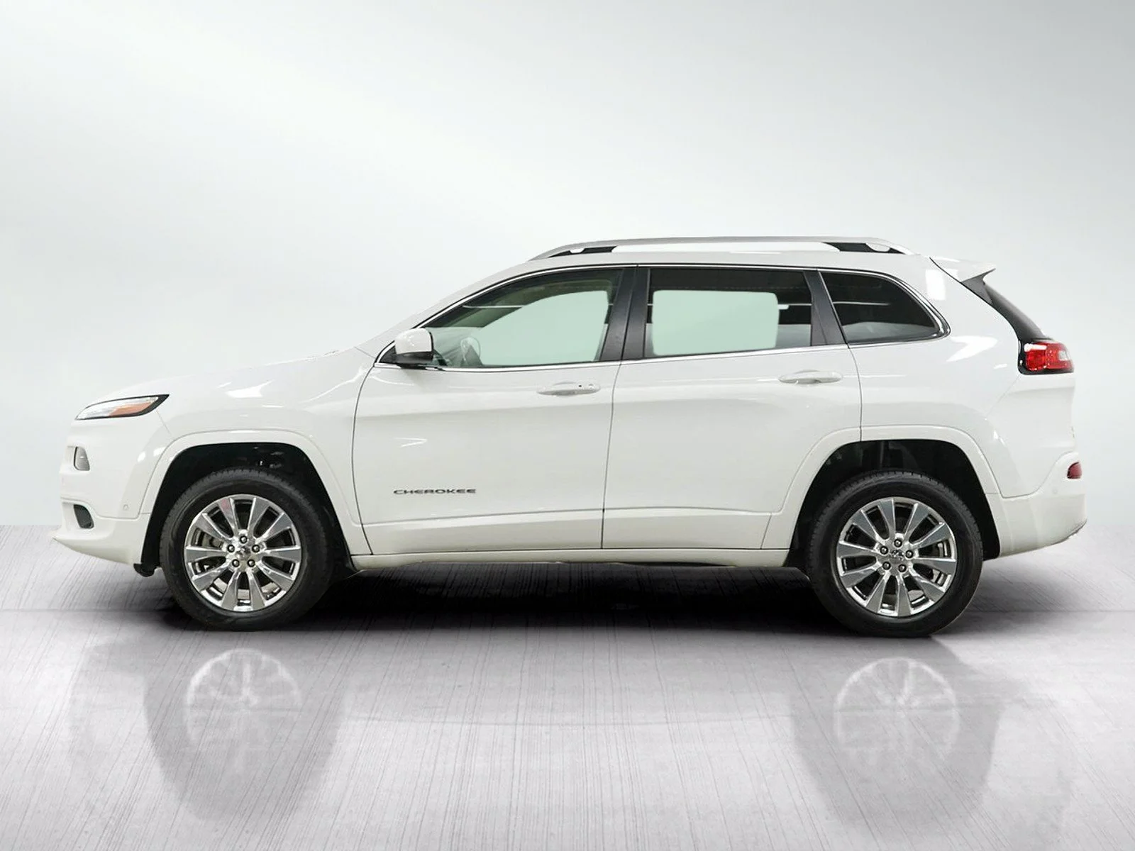 Used 2016 Bright White Clearcoat Jeep Overland image 2