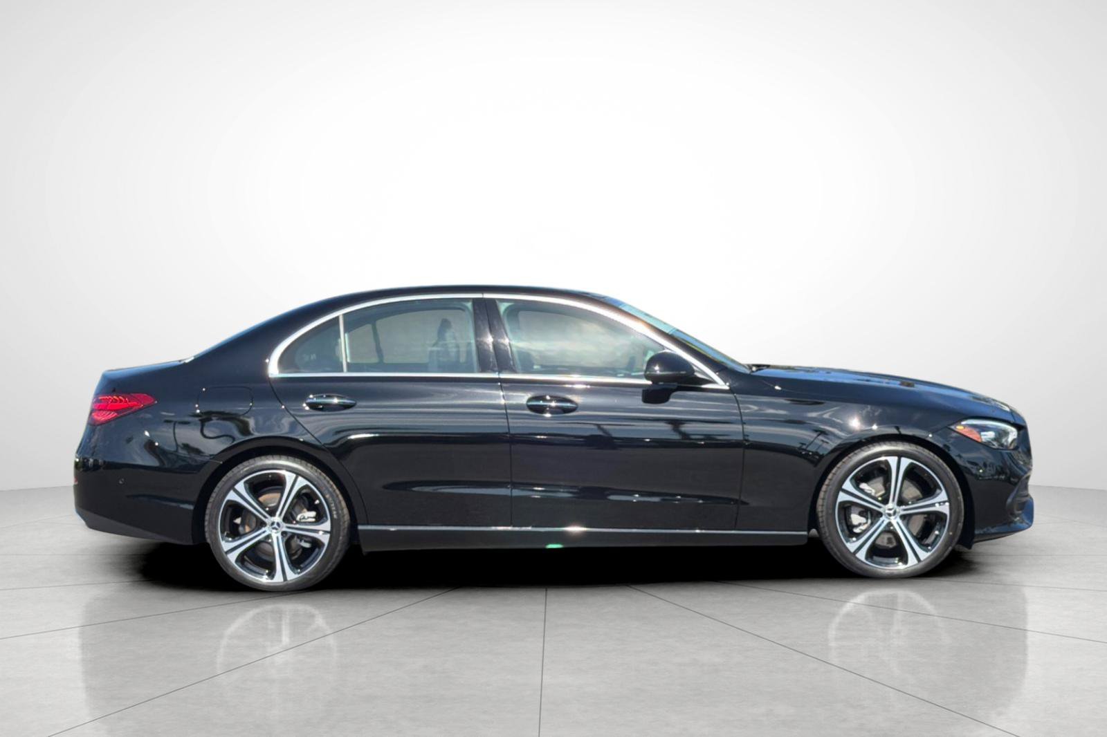 2026 Mercedes-Benz C-Class Sedan C 300 - Photo 32