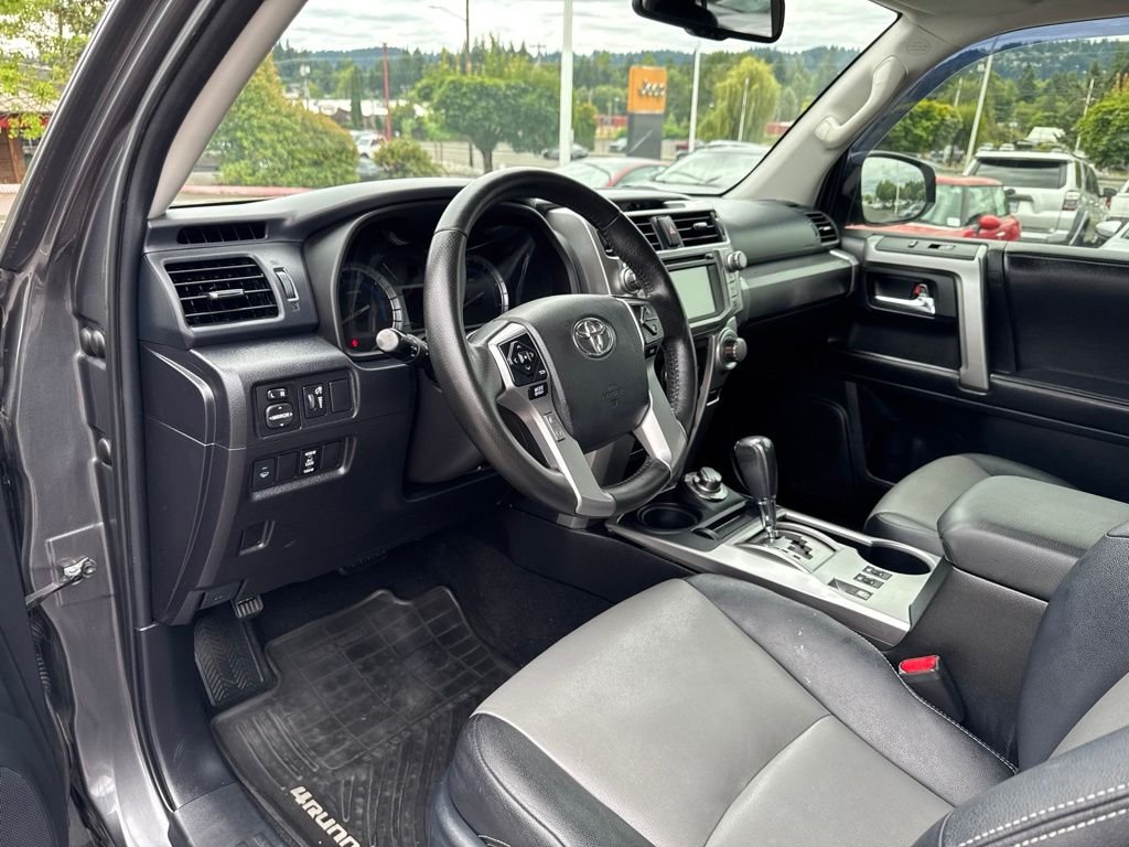 Used 2016 Magnetic Gray Metallic Toyota SR5 Premium image 6
