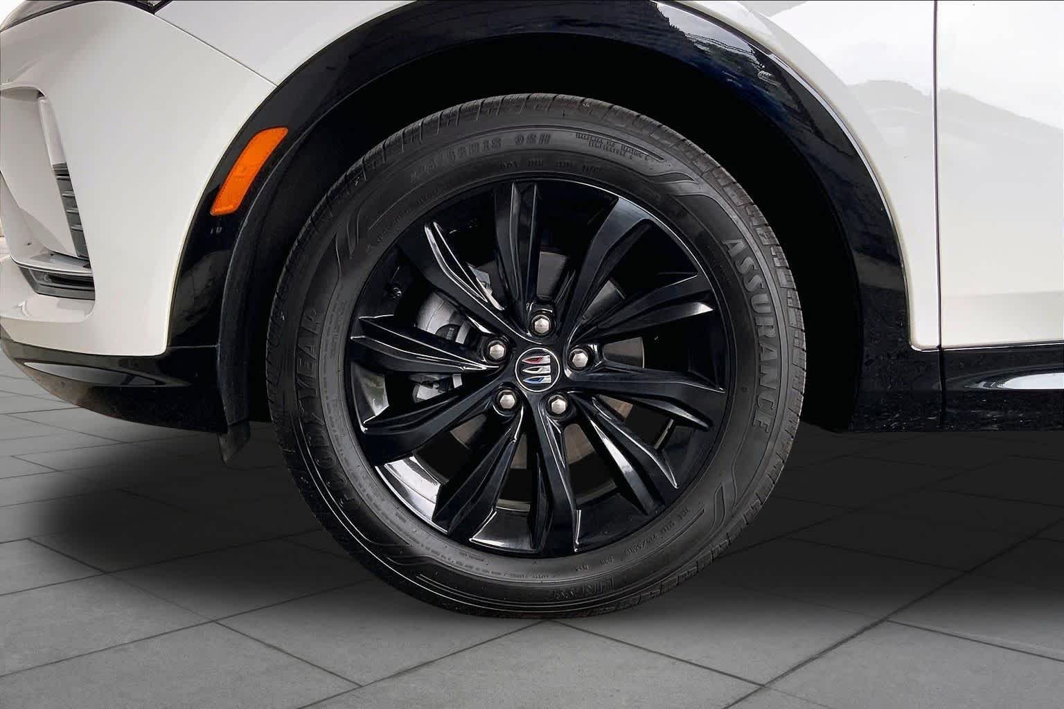 Used 2024 Summit White Buick Sport Touring image 11