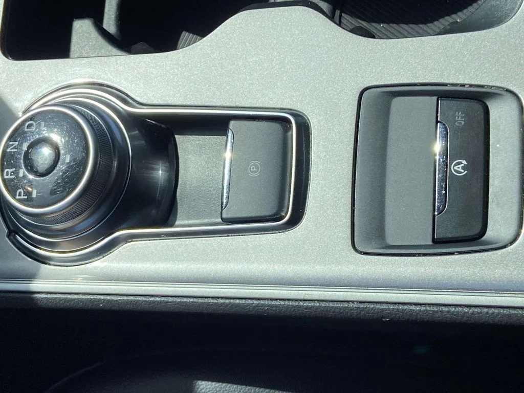 Used 2024 Oxford White Ford SEL image 26