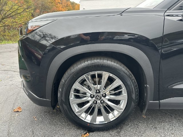 Certified Used 2024 Black Toyota Platinum image 28