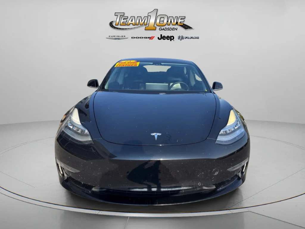 Used 2018 Obsidian Black Metallic Tesla Long Range image 4