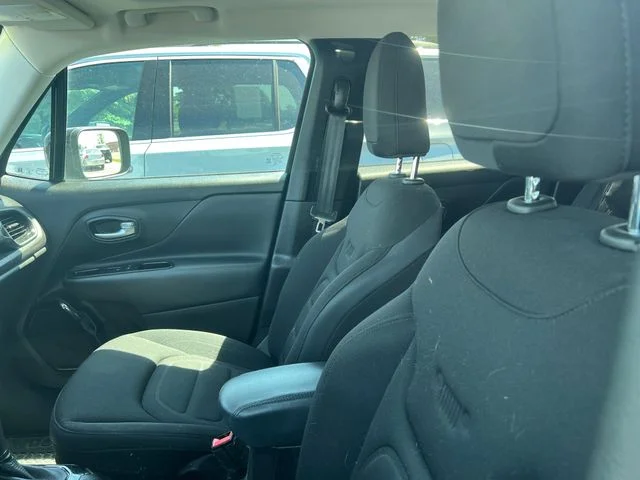 Used 2017 Black Jeep Latitude image 9