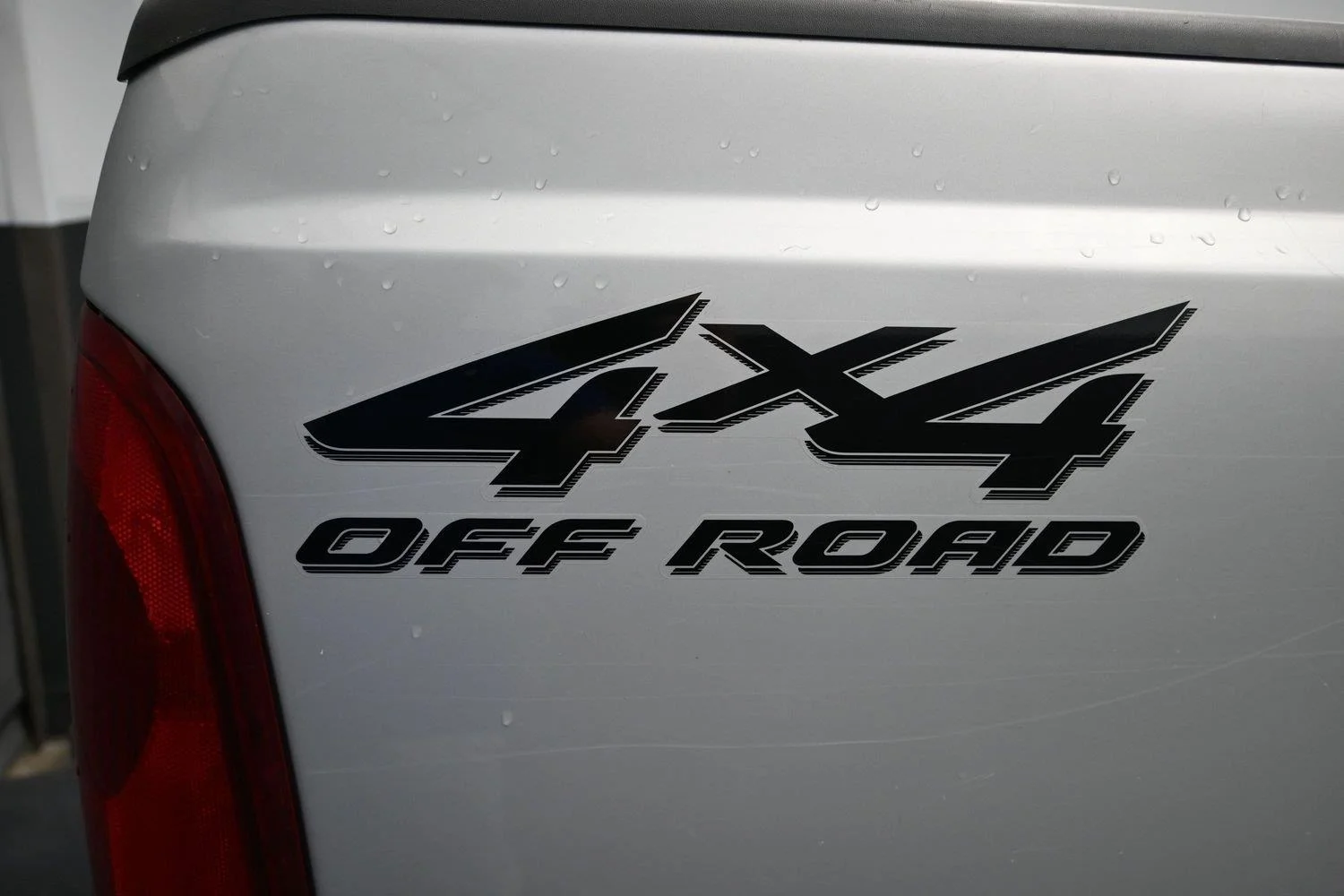 Used 2000  Ford Lariat image 14