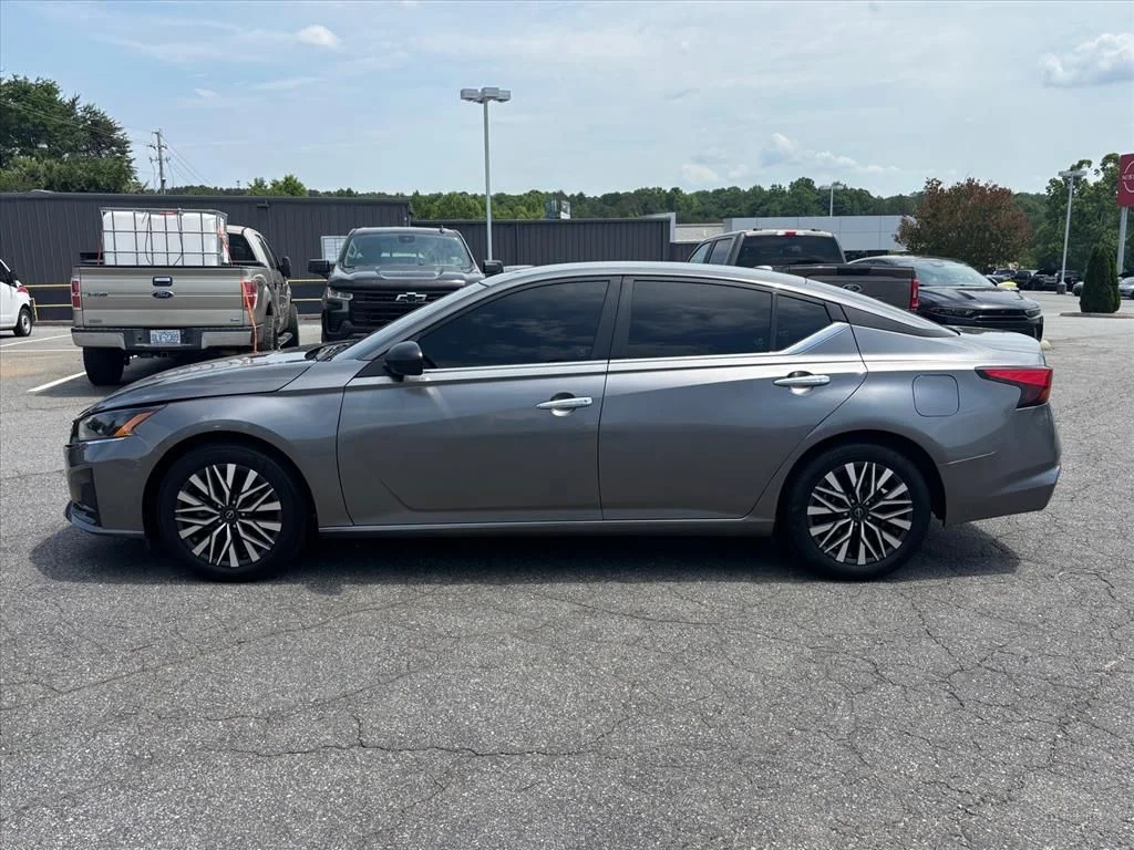 Used 2025 Gray Nissan 2.5 SV image 23