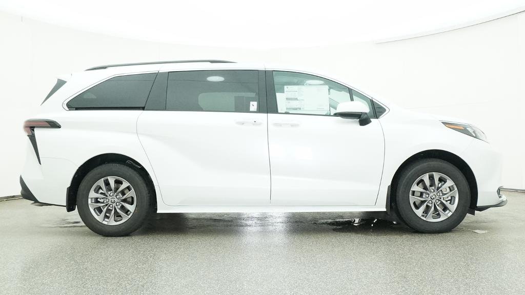 New 2026 Wind Chill Pearl Toyota XLE image 13