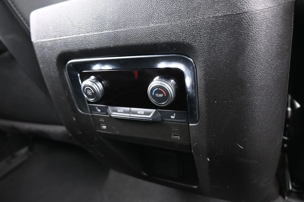 Used 2025 Onyx Black GMC Denali image 47
