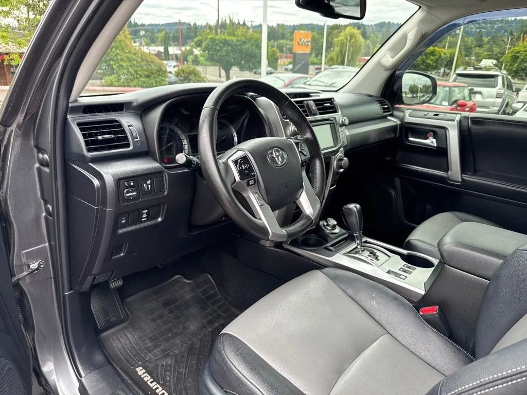Used 2016 Gray Toyota SR5 Premium image 6