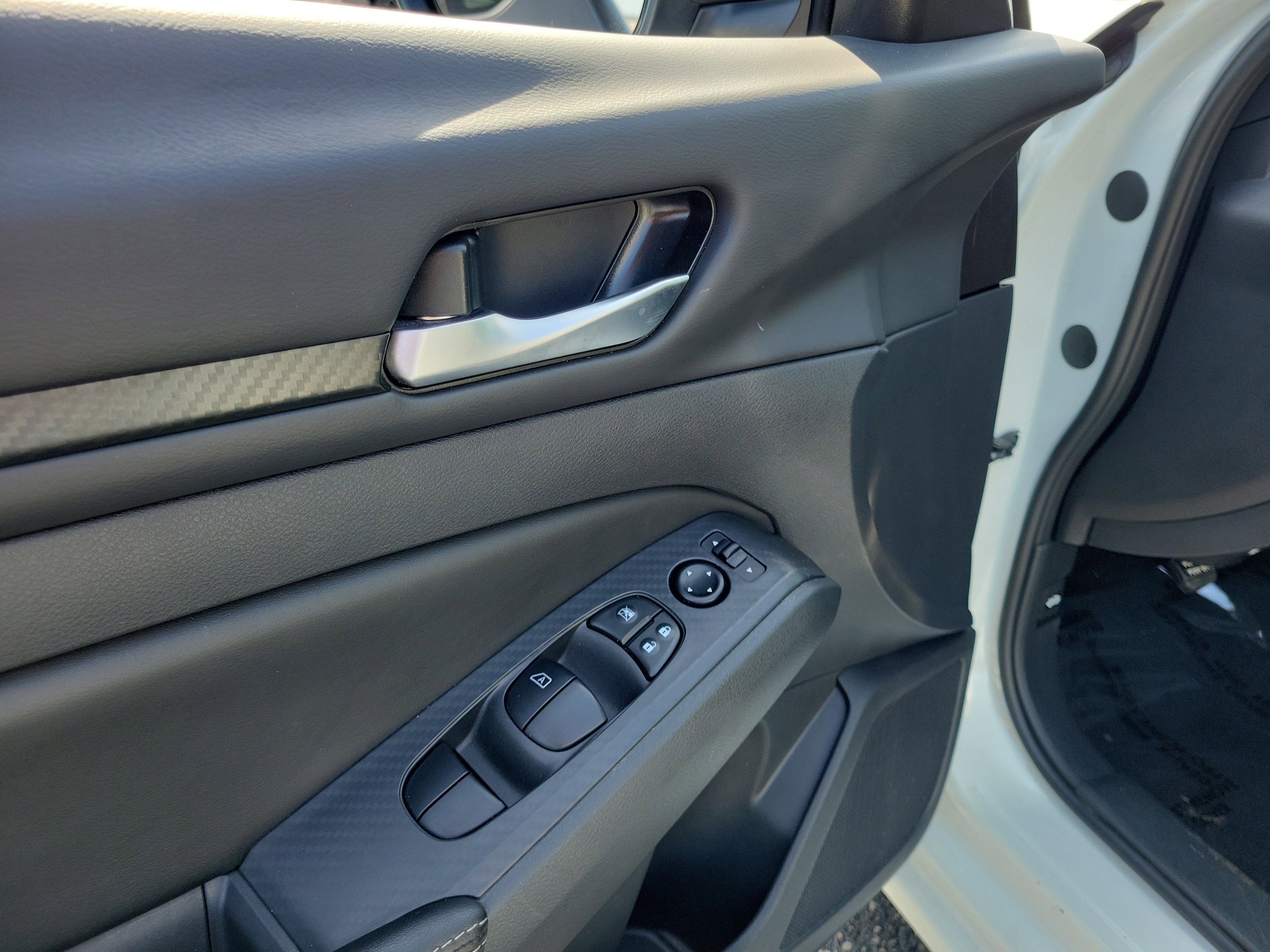 2025 Nissan Altima SV - Photo 18