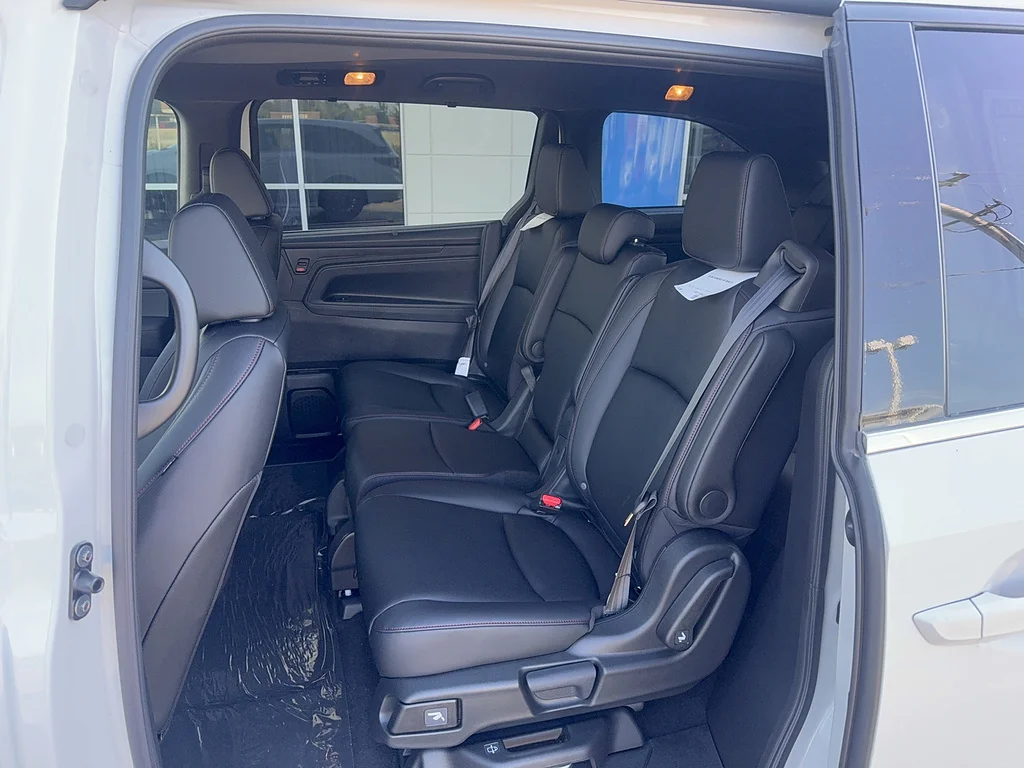 2027 Honda Odyssey Sport-L, photo 11 of 12