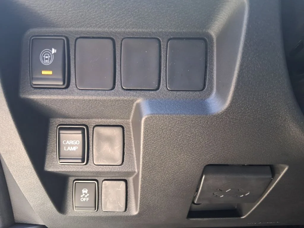 New 2026 Glacier White Nissan Crew Cab SV image 23