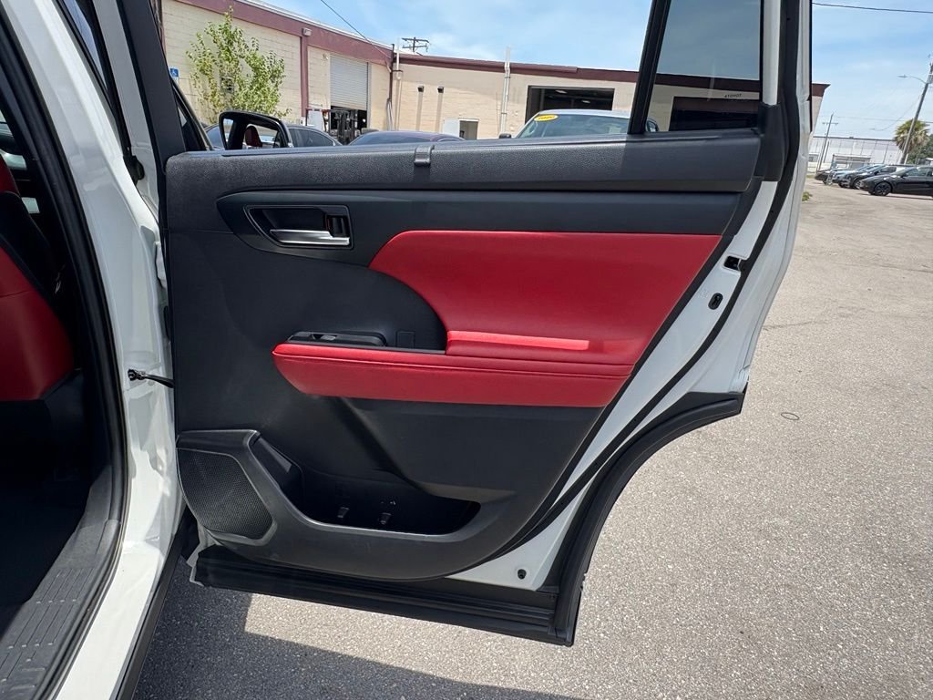 2021 Toyota Highlander XSE - Photo 16