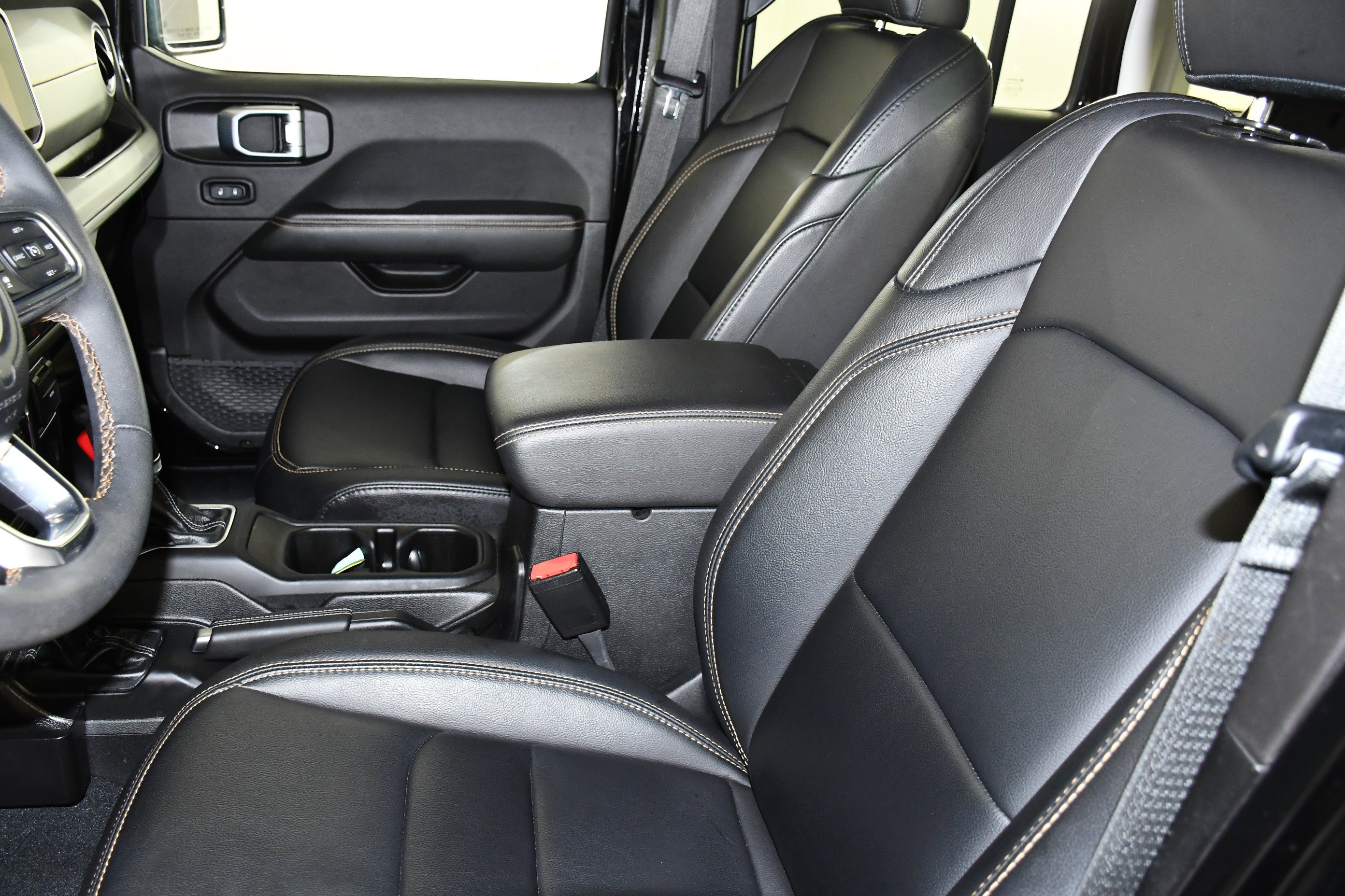 Used 2024 Black Clearcoat Jeep Sahara image 38