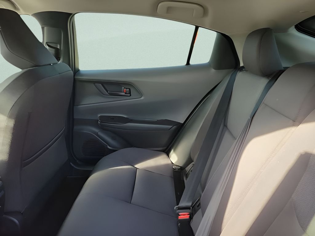 2026 Toyota Prius LE - Photo 9