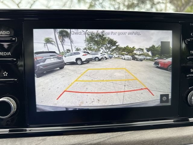 2021 Kia K5 EX - Photo 17