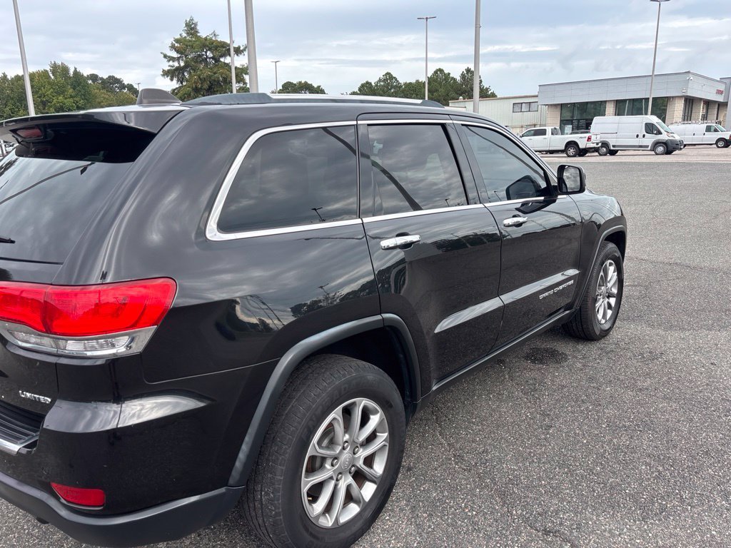 Used 2015 Black Jeep Limited image 21